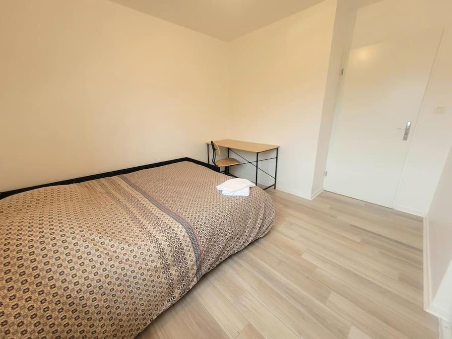 Apartment Appt T4 - Proche Arret L'europe Rouen