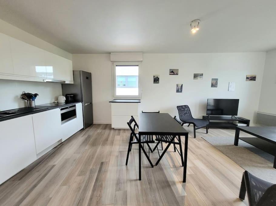Apartment Appt T4 - Proche Arret L'europe