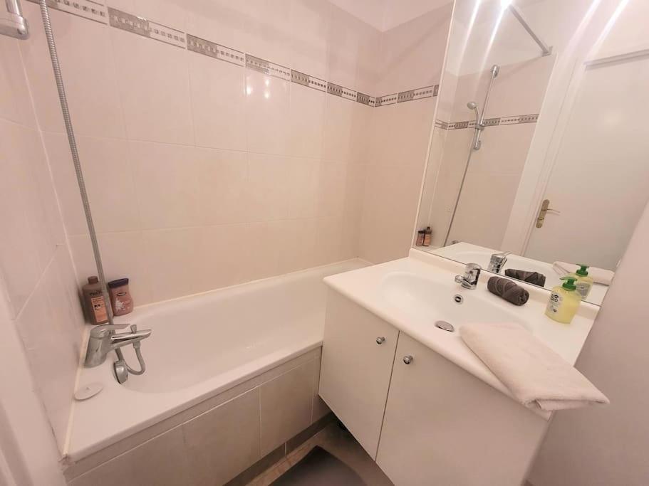 Apartment Appt T4 - Proche Arret L'europe *